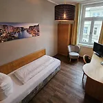 ホテル Friedensbruecke