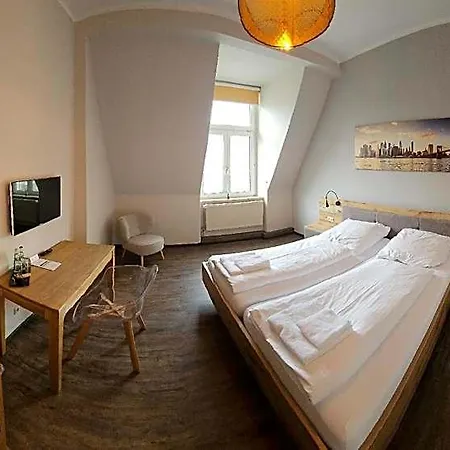 Friedensbruecke Hotel 2*